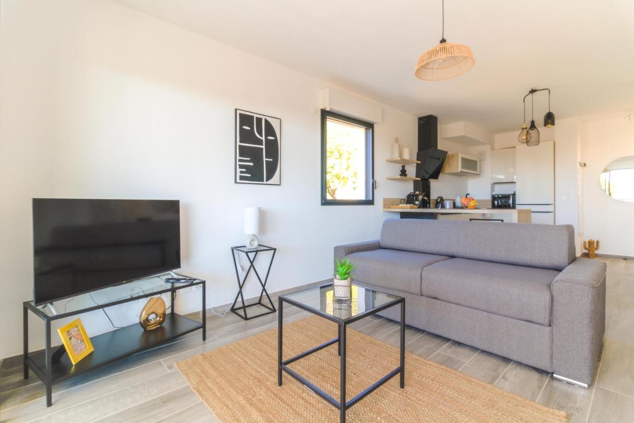 Select' - T2 A Saint-Clair Avec Terrasse, Piscine Et Parking ! - 180Sud-A12 Apartman Le Lavandou Kültér fotó